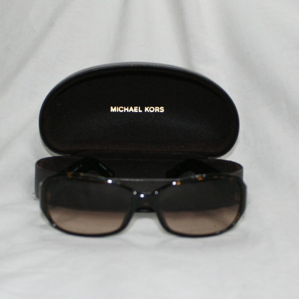 Vintage Ladies Michael Kors Sunglasses - Model M2755S - Picture 6 of 8